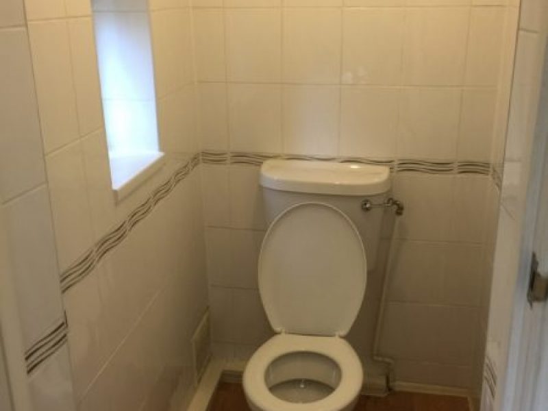 old bathroom suite renovation toilet dartford kent south east london 2